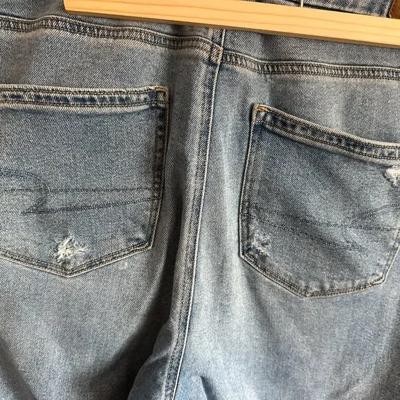 AE Ripped Relaxed Mom Jean - Picture 7 of 11